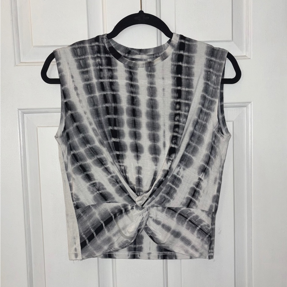 SEN B+W Tie Dye Cropped Twist Stretch Top
